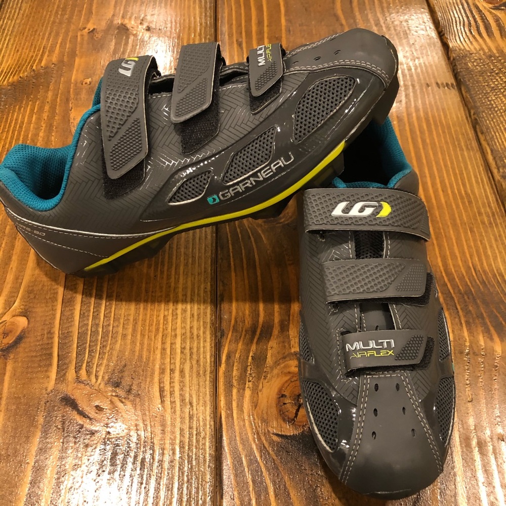 Size 9.5 Garneau spin shoes